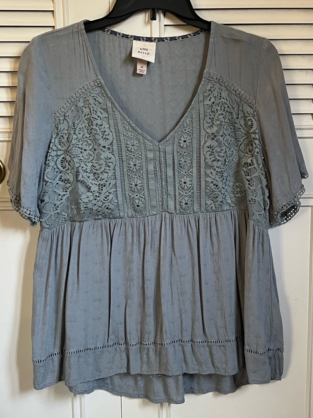 Knox Rose Dusty Blue Lace Trim V-Neck Short Sleeve Babydoll Top Sz M
